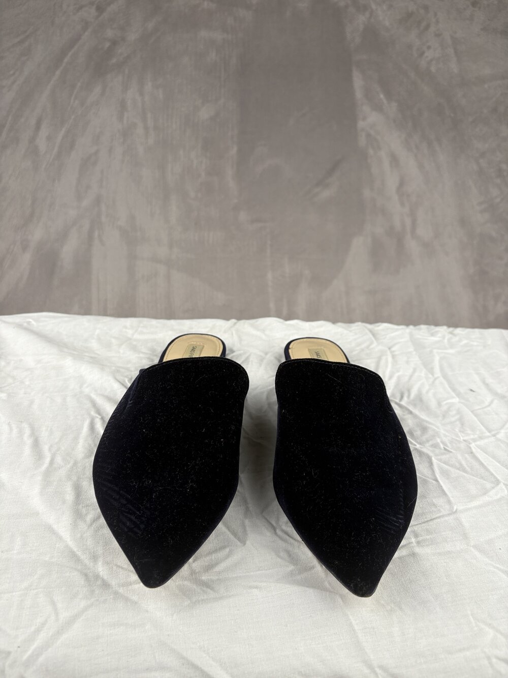 Saks Fifth Avenue Velvet Pointed-Toe Mules Flats Sz 7.5 - Picture 6 of 9